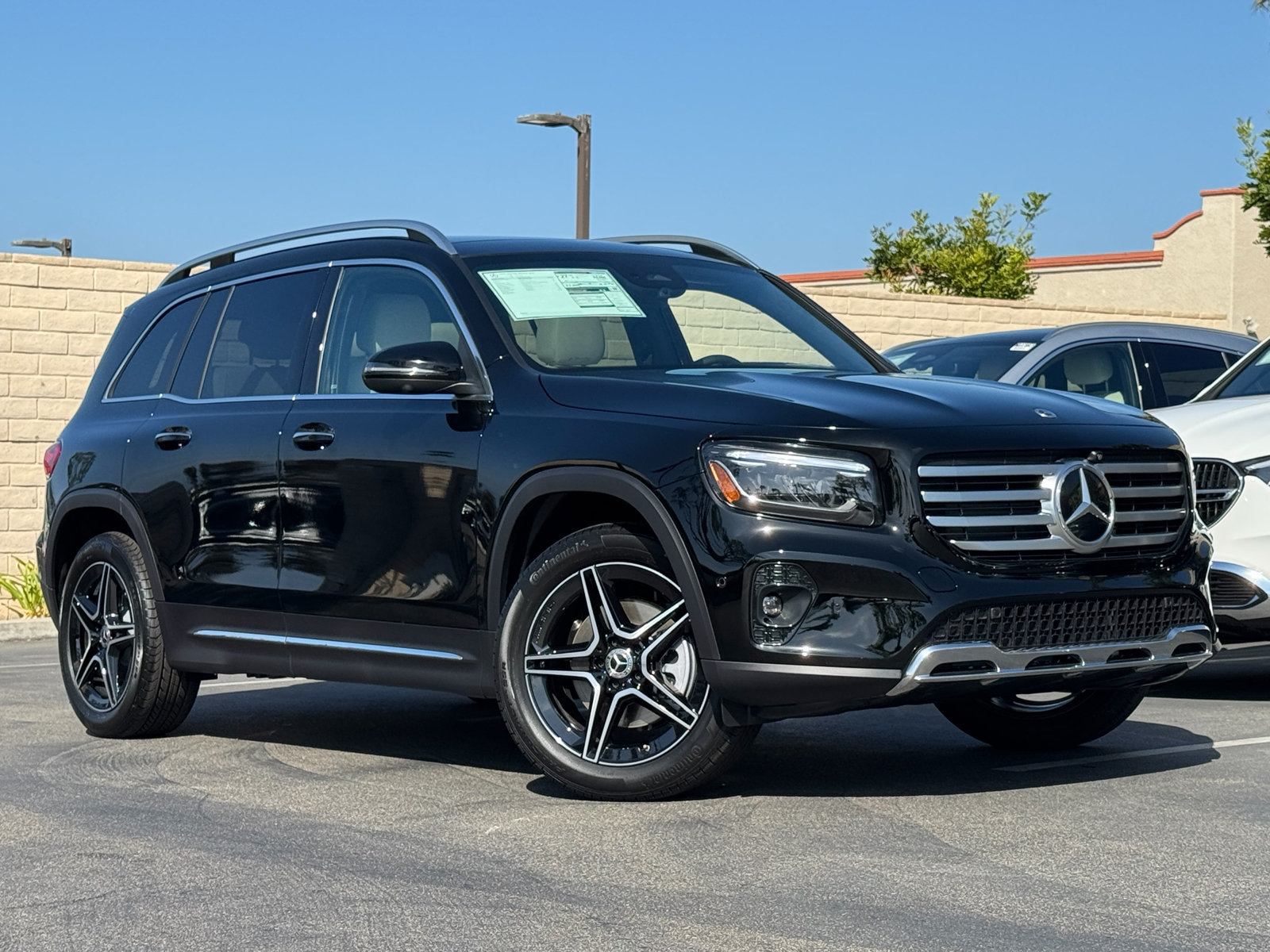 New 2026 Mercedes-Benz GLB 250 4MATIC image 1