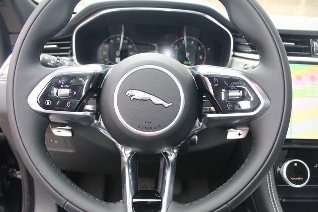New 2026 Jaguar F-PACE R-Dynamic S image 17