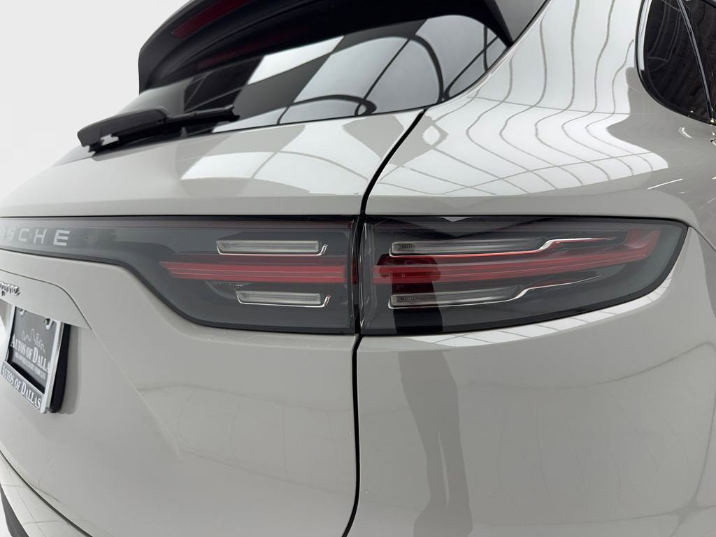 Used 2023 Porsche Cayenne image 7