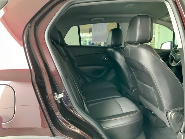 Used 2022 Chevrolet Trax LT w/ LT Convenience Package image 19
