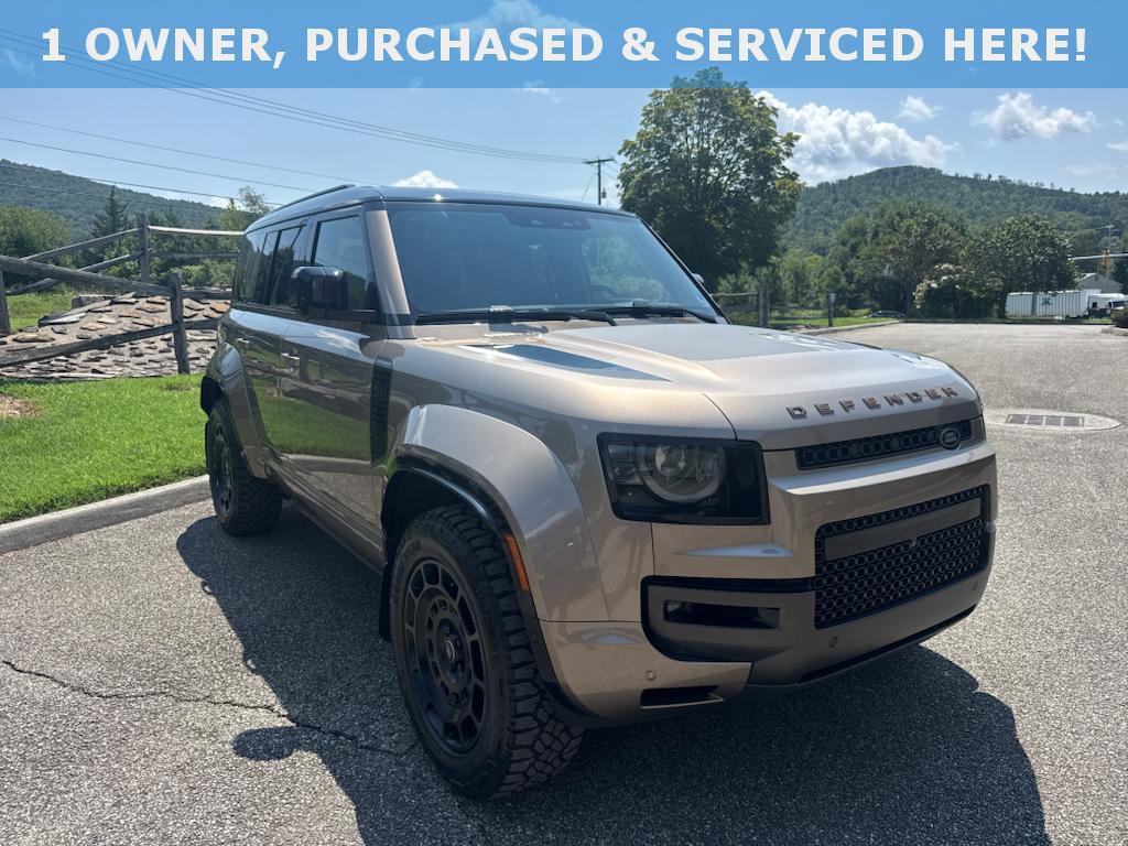Used 2025 Land Rover Defender 110 AWD/4WD image 2