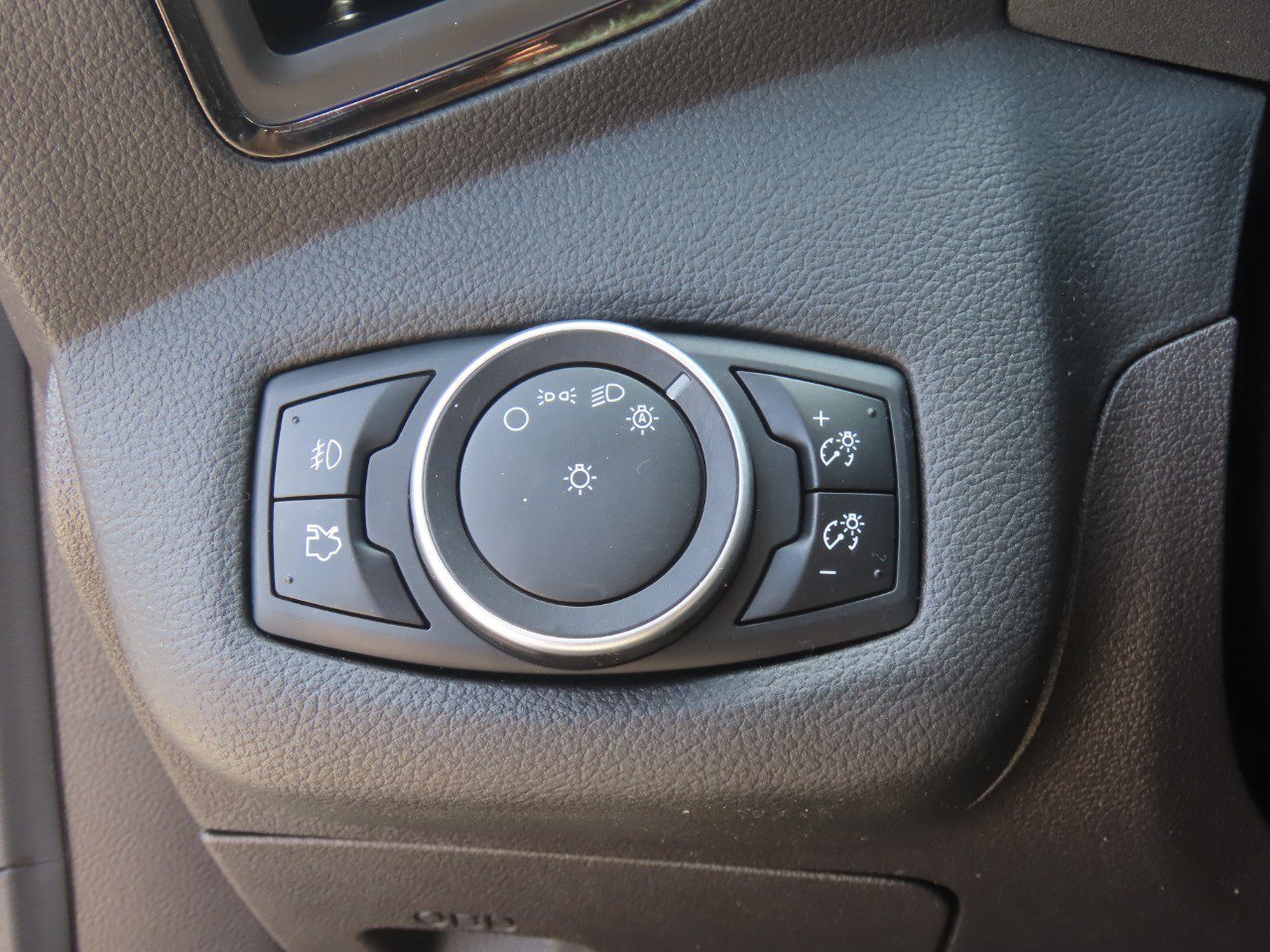 Used 2016 Ford Escape Titanium FWD image 27