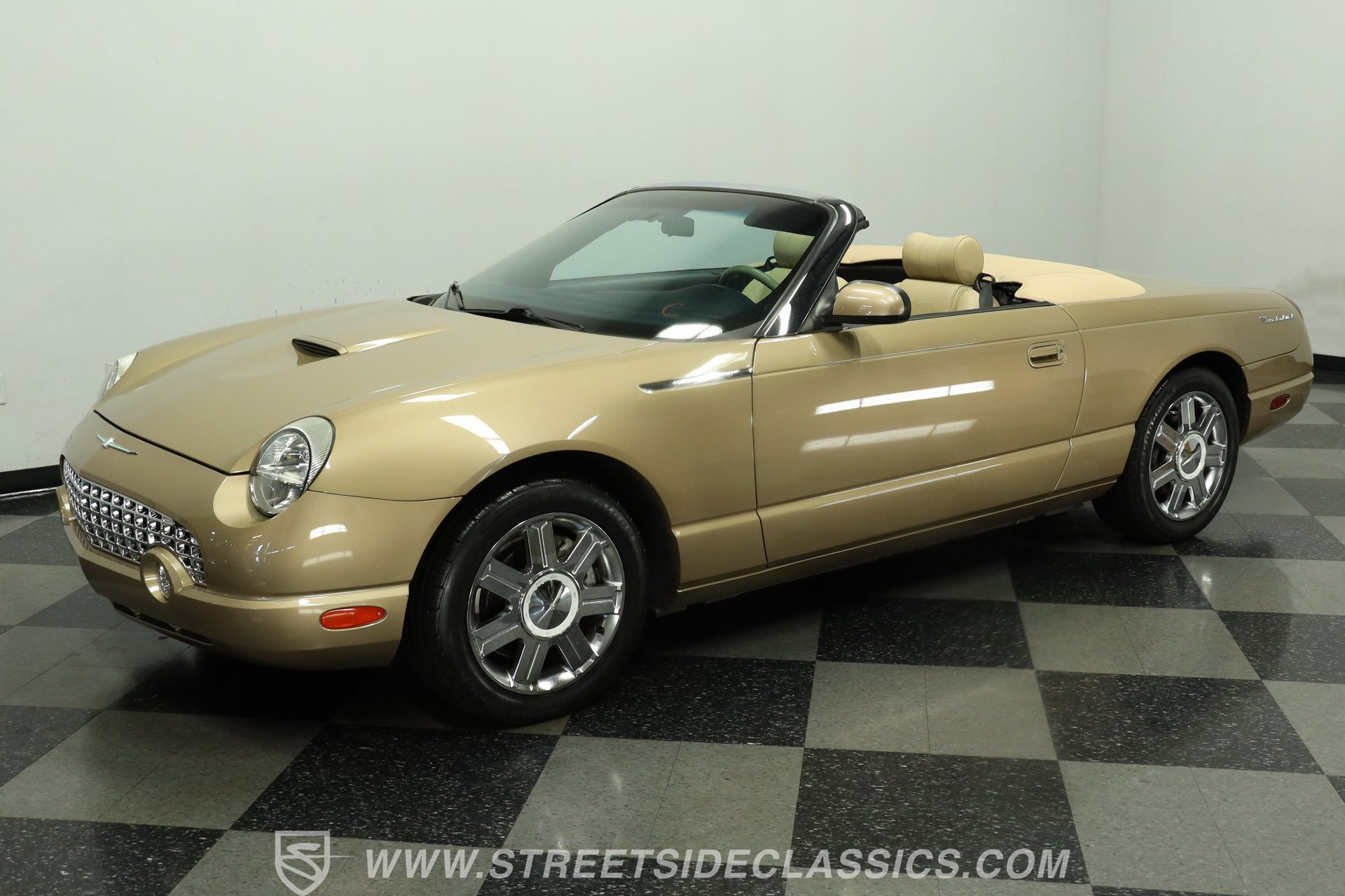 Used 2005 Ford Thunderbird RWD image 5