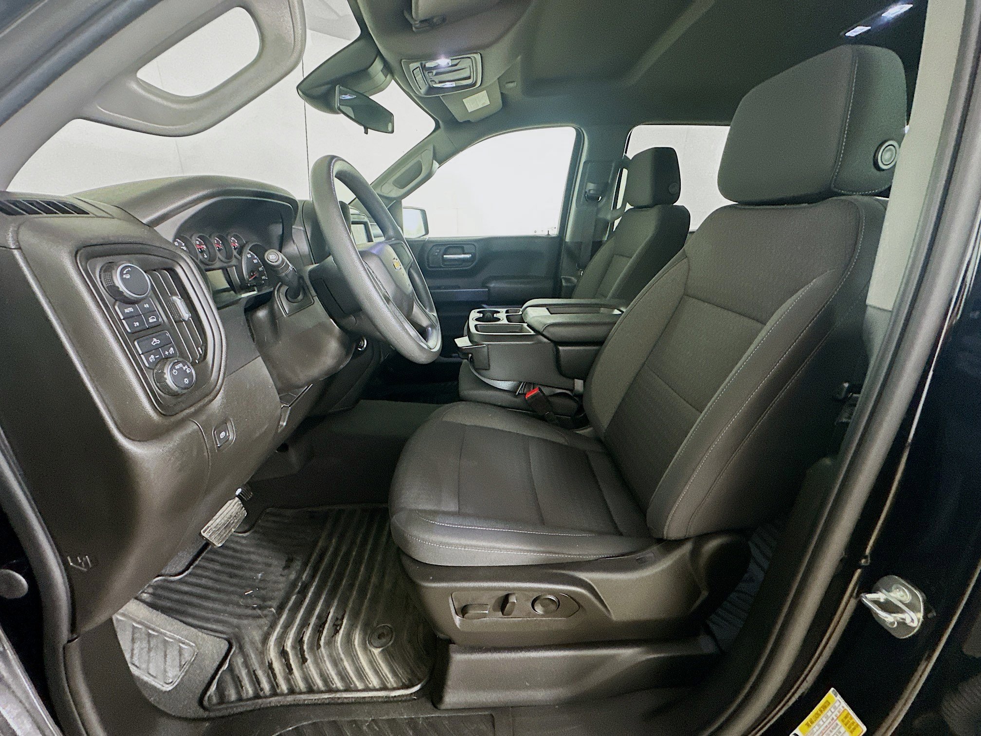 Used 2022 Chevrolet Silverado 1500 Custom image 13