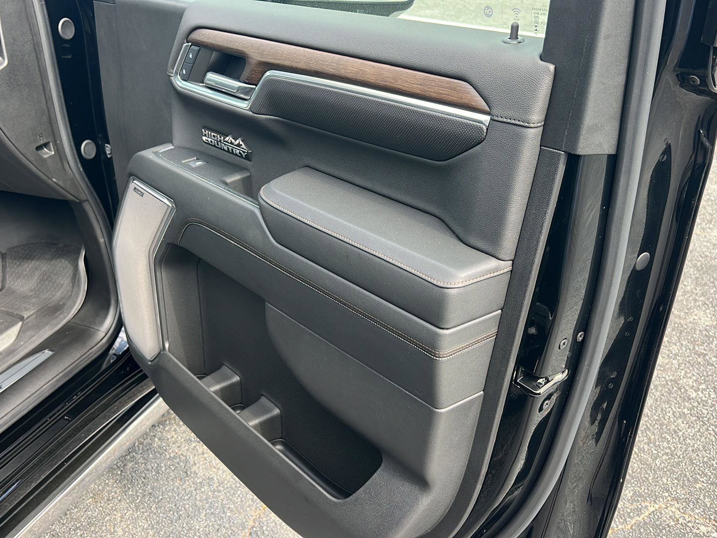 Used 2024 Chevrolet Silverado 1500 High Country w/ High Country Premium Package image 15