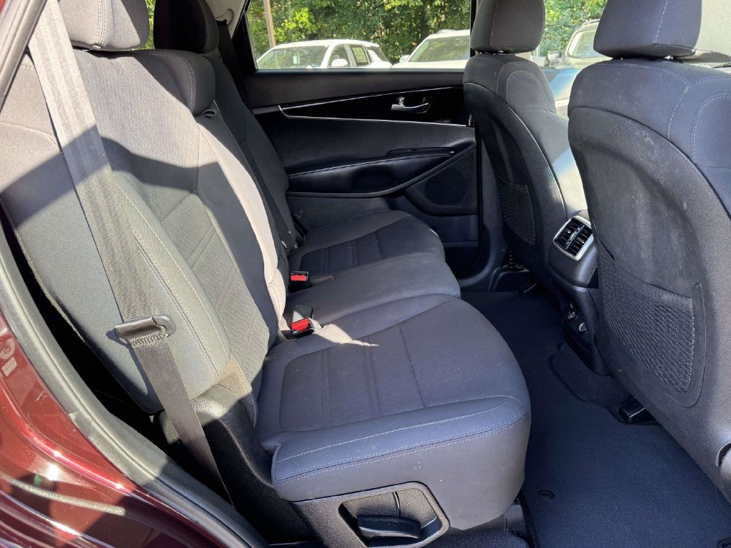 Used 2019 Kia Sorento FWD image 16