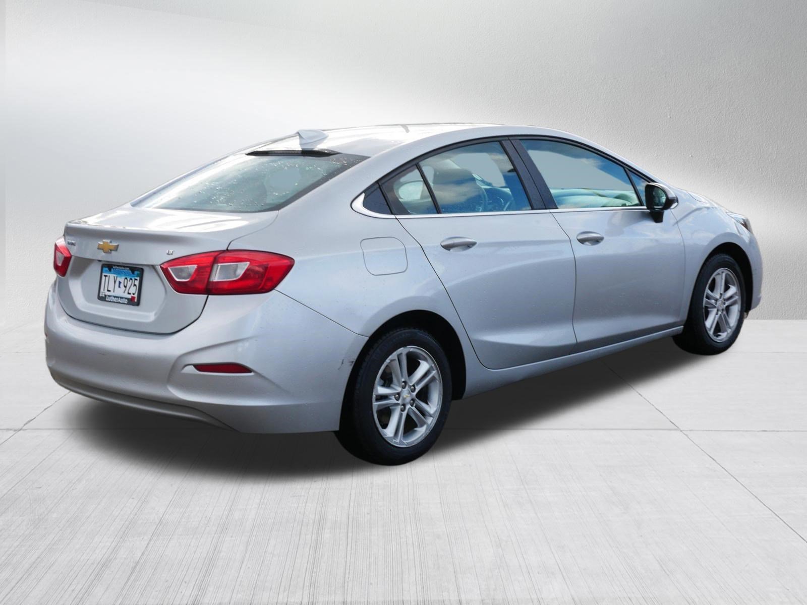 Used 2017 Chevrolet Cruze LT FWD image 7