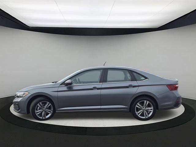 Used 2024 Volkswagen Jetta SE image 4