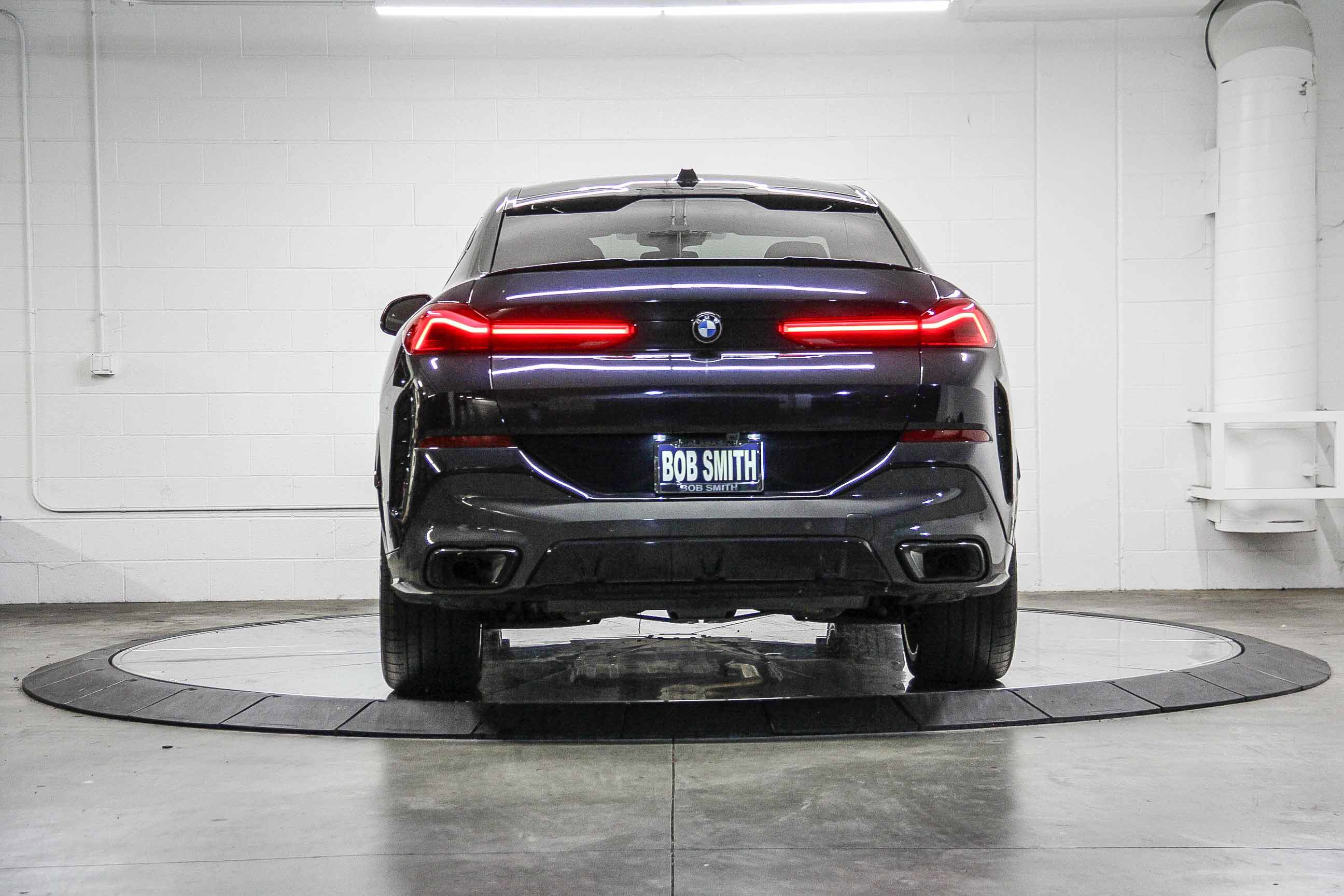 Used 2024 BMW X6 xDrive40i w/ Executive Package image 5