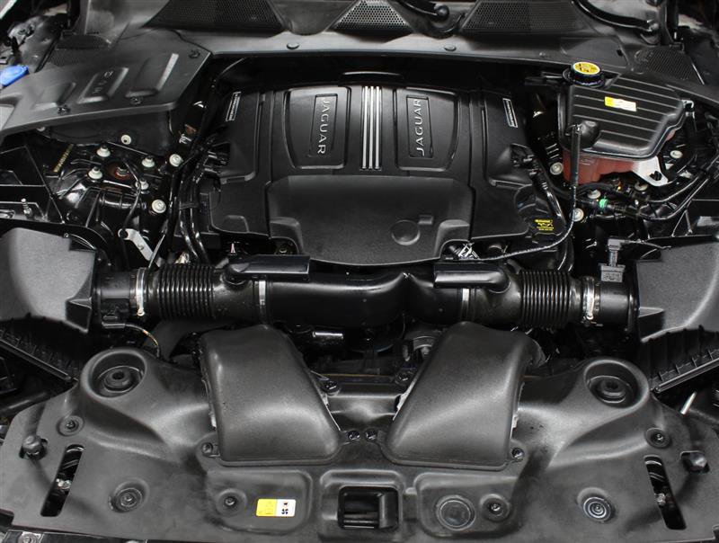 Used 2016 Jaguar XJ L Portfolio RWD image 21