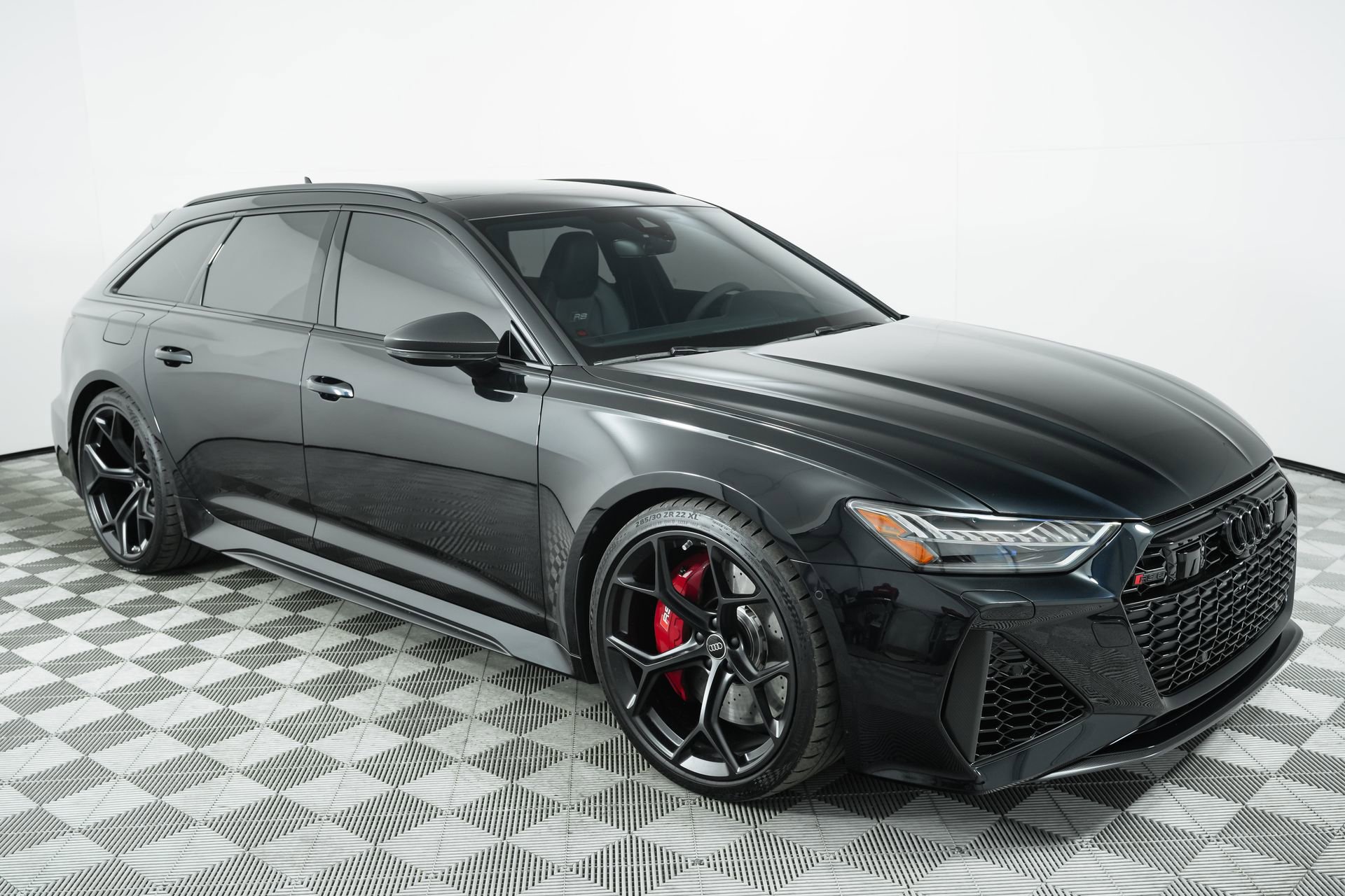 Used 2024 Audi RS 6 performance w/ Matte Carbon Package image 56