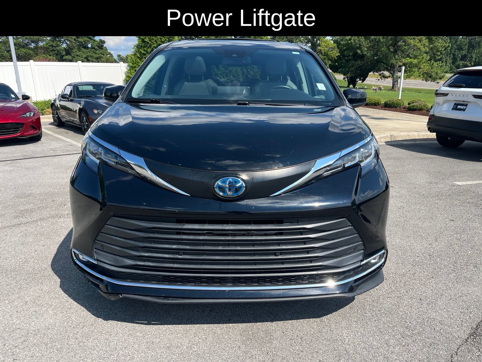 Used 2021 Toyota Sienna XLE FWD image 9