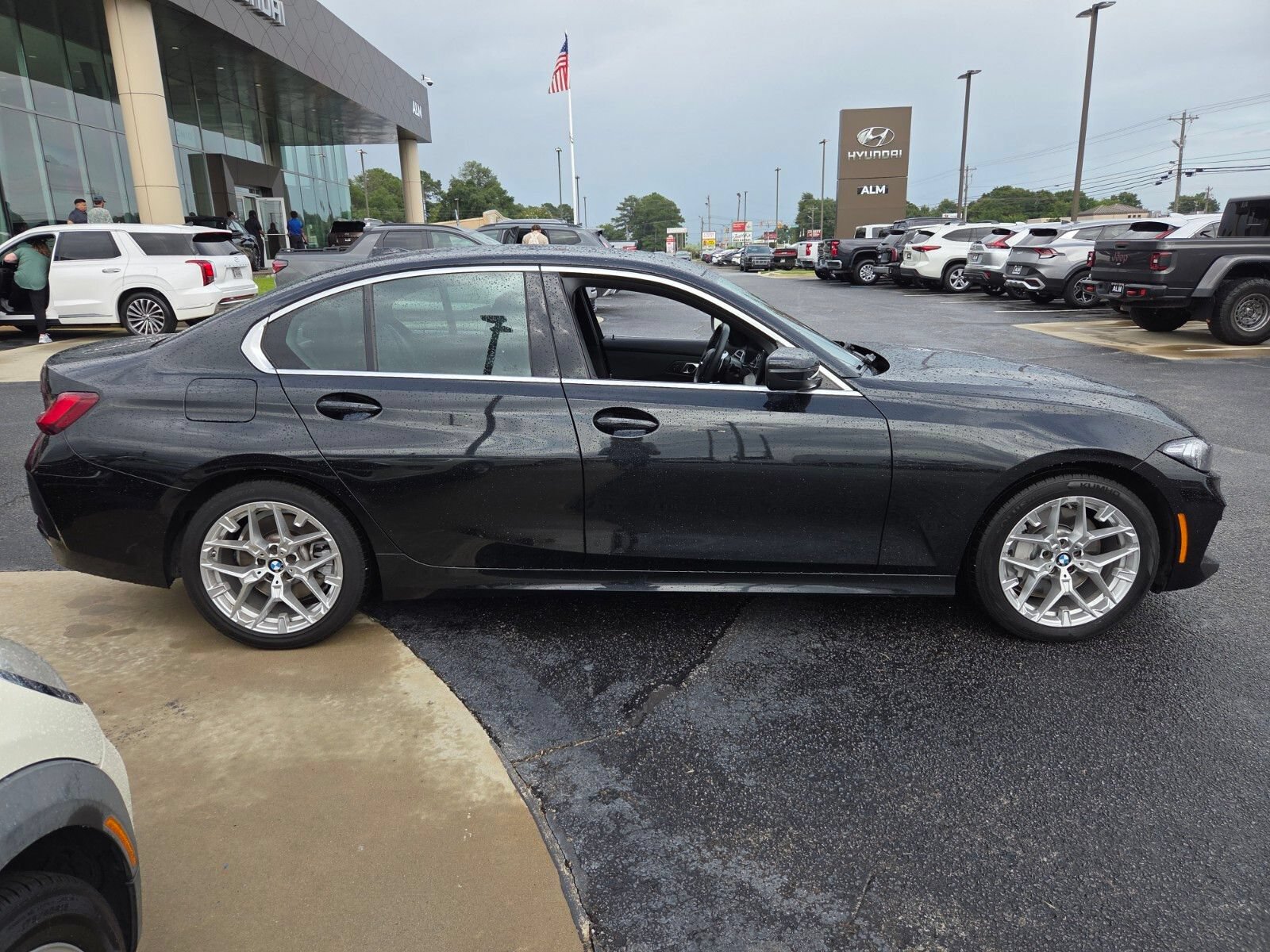 Used 2025 BMW 330i Sedan RWD image 13