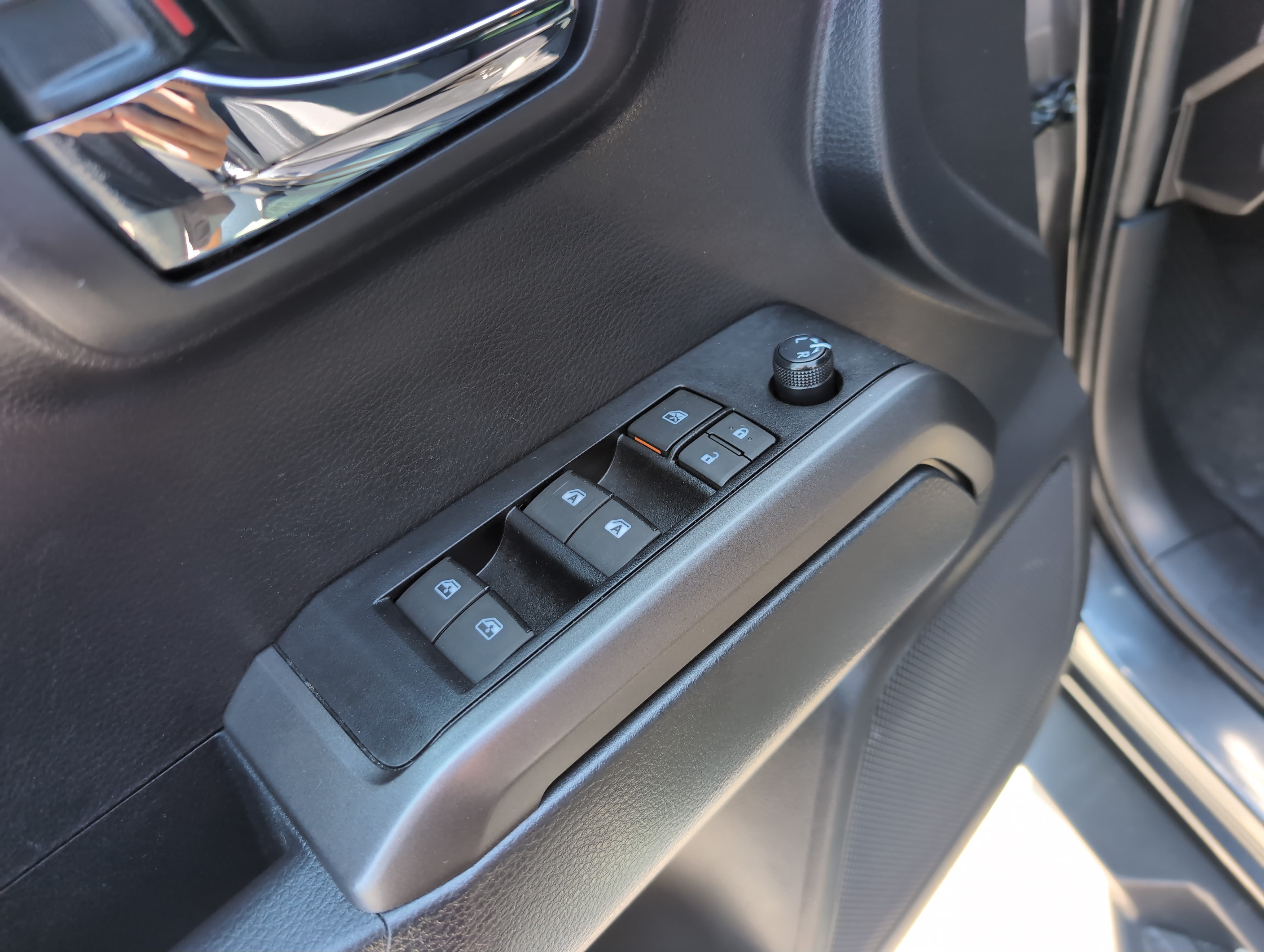 Certified 2023 Toyota Tacoma TRD Off-Road w/ Advanced Technology Package AWD/4WD image 13