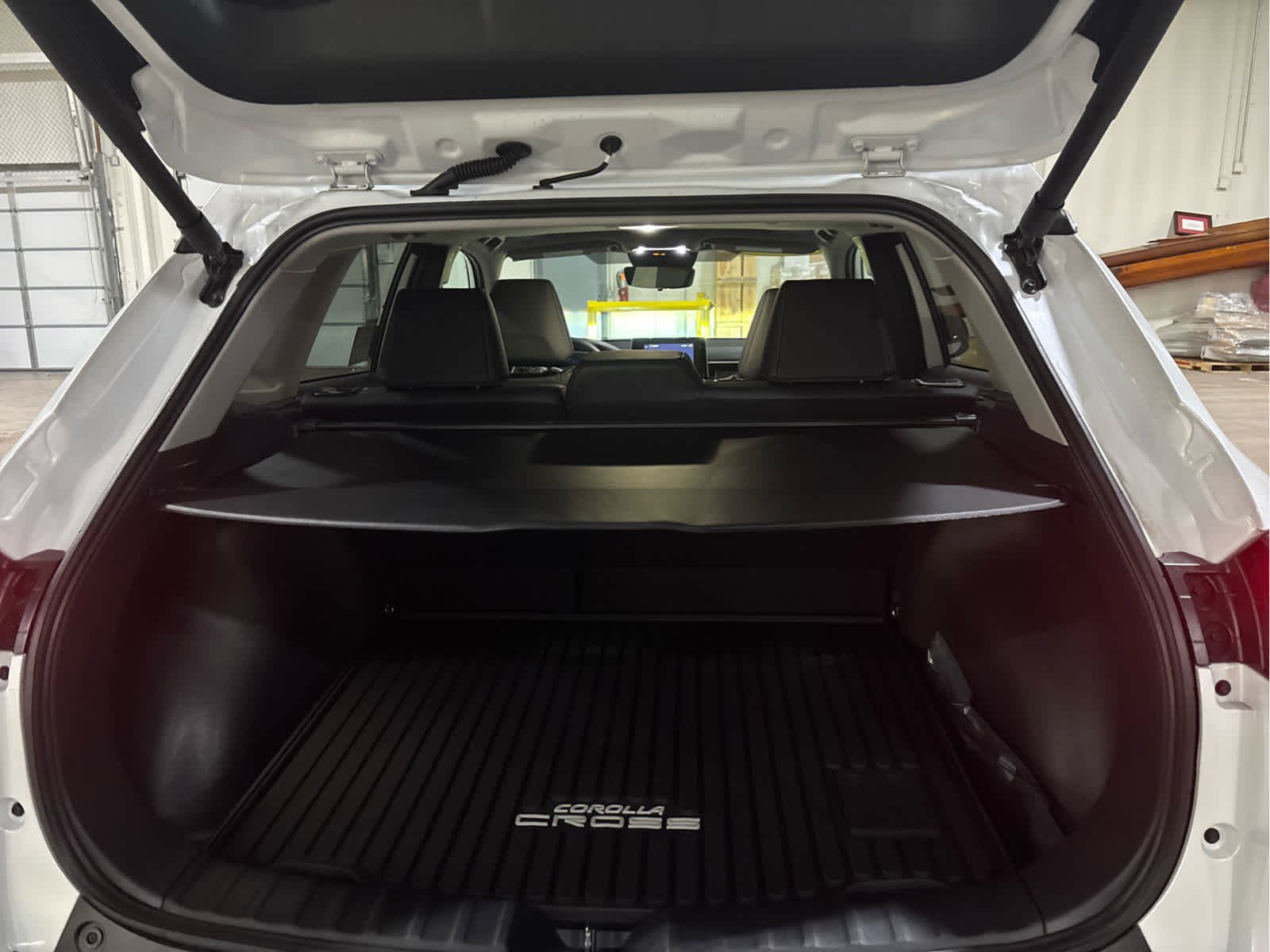 Certified 2025 Toyota Corolla Cross XLE image 7