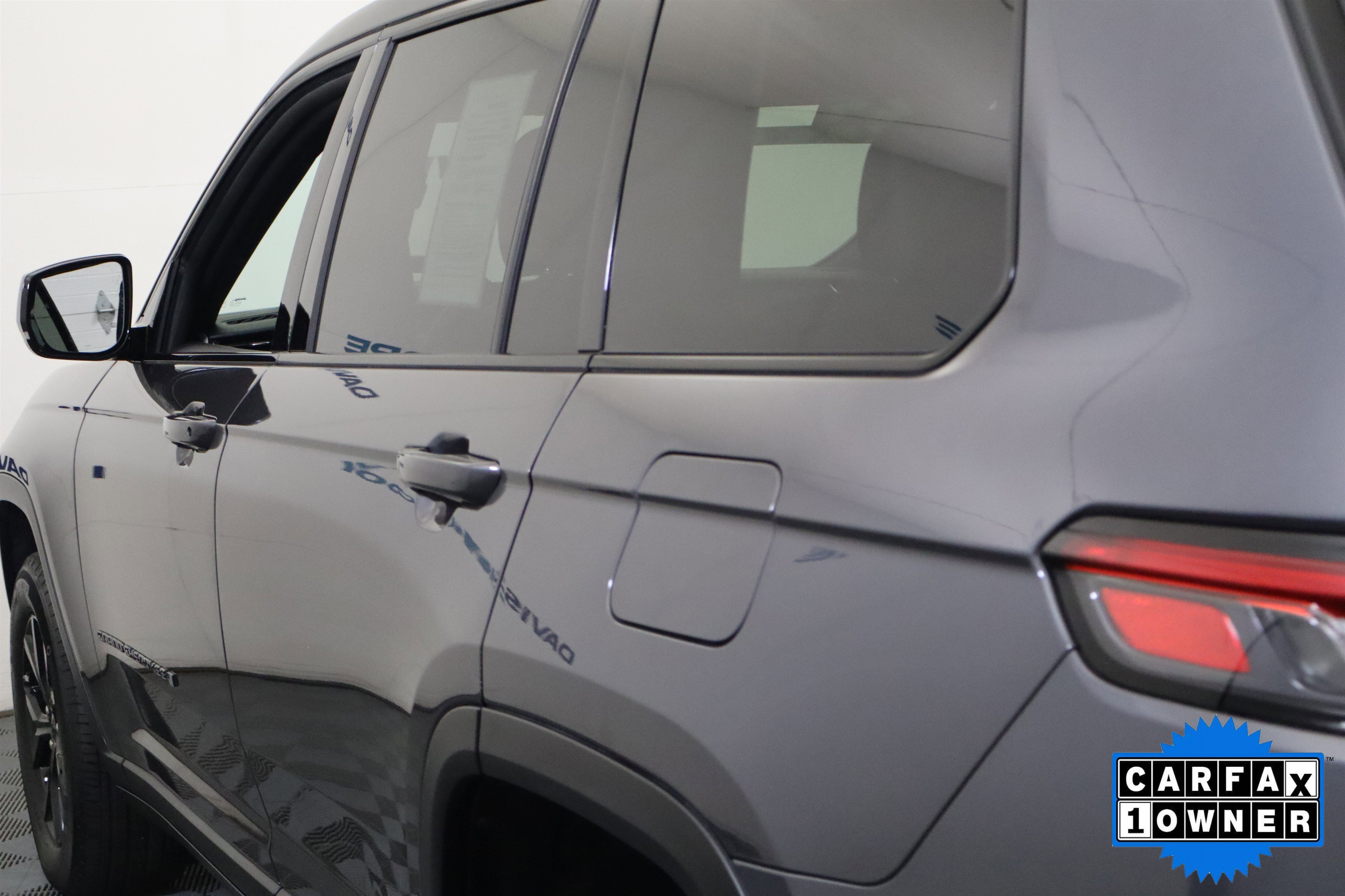 Used 2024 Jeep Grand Cherokee L Laredo image 10