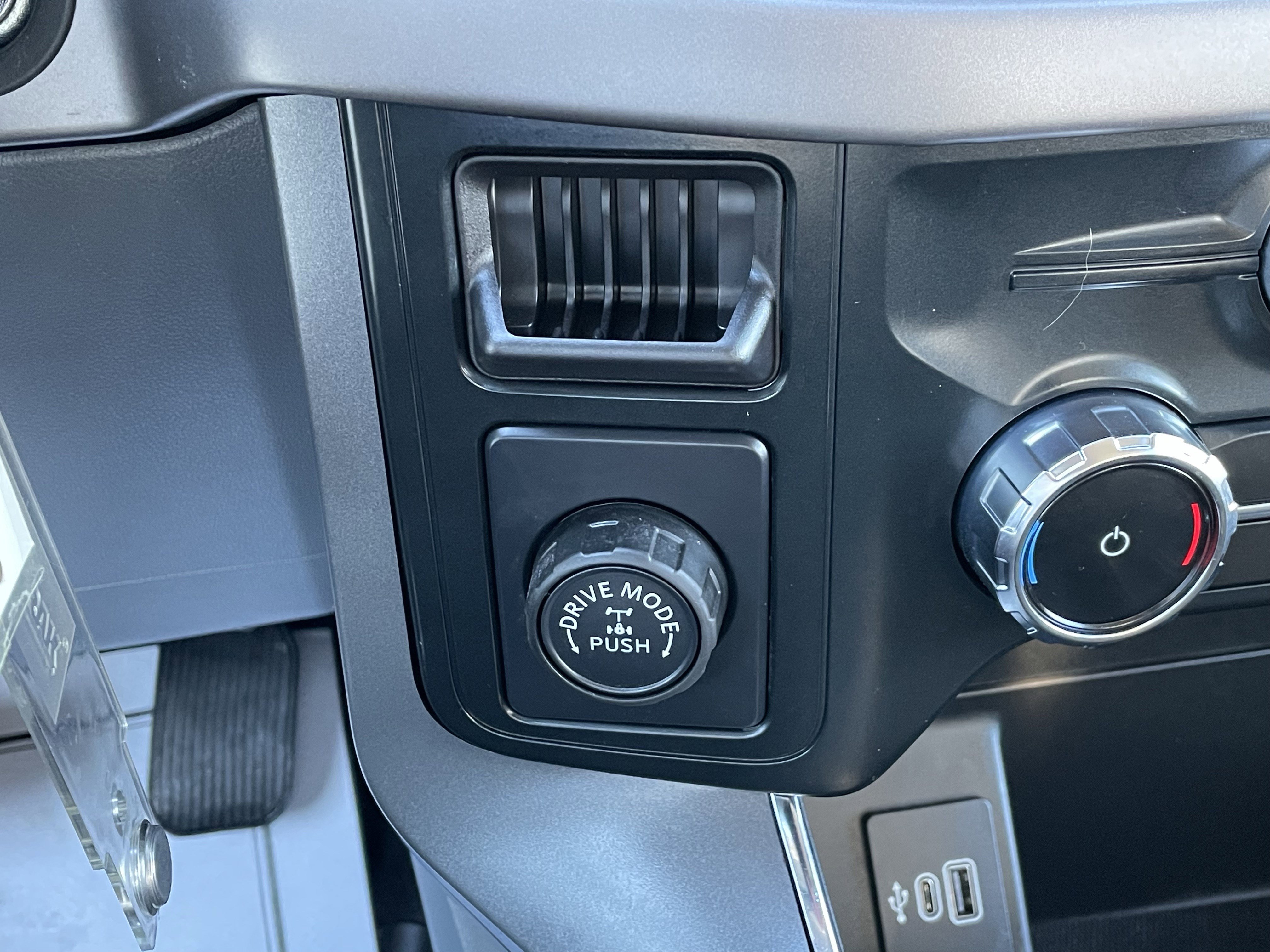 Used 2025 Ford F150 XLT w/ Equipment Group 301A Standard image 21