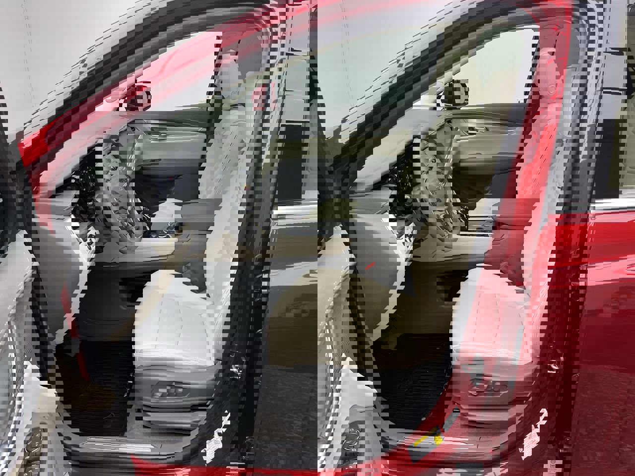 Certified 2023 Cadillac XT5 Premium Luxury w/ Technology Package image 3