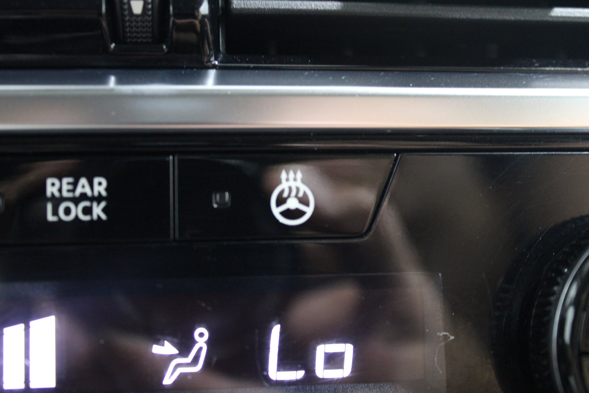 Used 2024 Nissan Pathfinder SL w/ Cargo Package AWD/4WD image 37