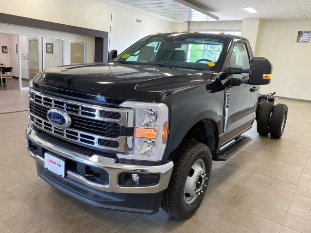 New 2025 Ford F350 XL w/ XL Chrome Package image 11