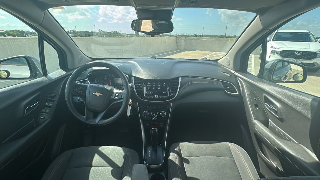 Used 2020 Chevrolet Trax LS w/ Tint and Cruise Package FWD image 21