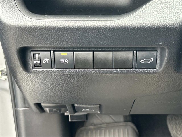 Used 2022 Toyota RAV4 XLE image 34