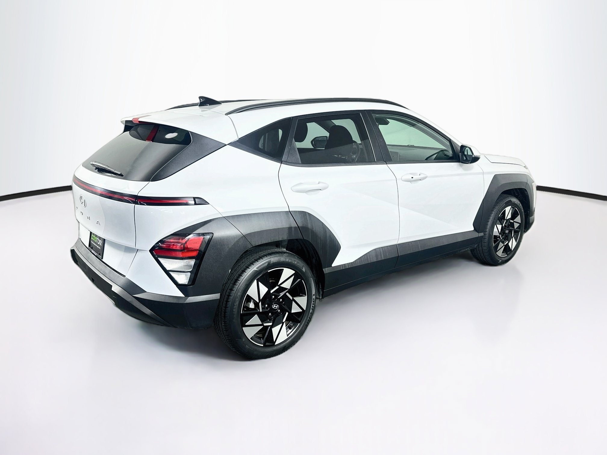 Used 2025 Hyundai Kona SEL FWD image 9