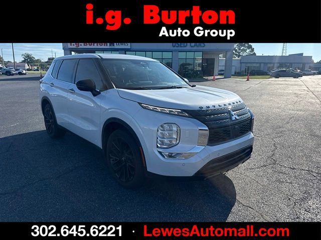 Used 2023 Mitsubishi Outlander SEL AWD/4WD image 1