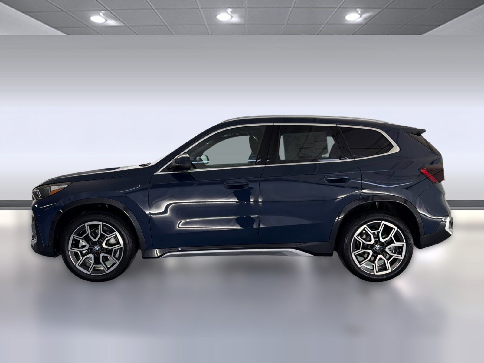 Used 2026 BMW X1 xDrive28i w/ Convenience Package AWD/4WD image 2