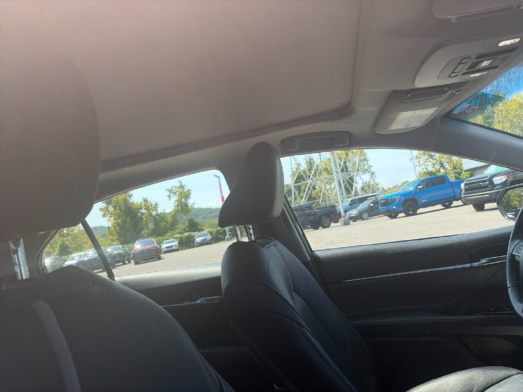 Used 2018 Toyota Camry XSE FWD image 18