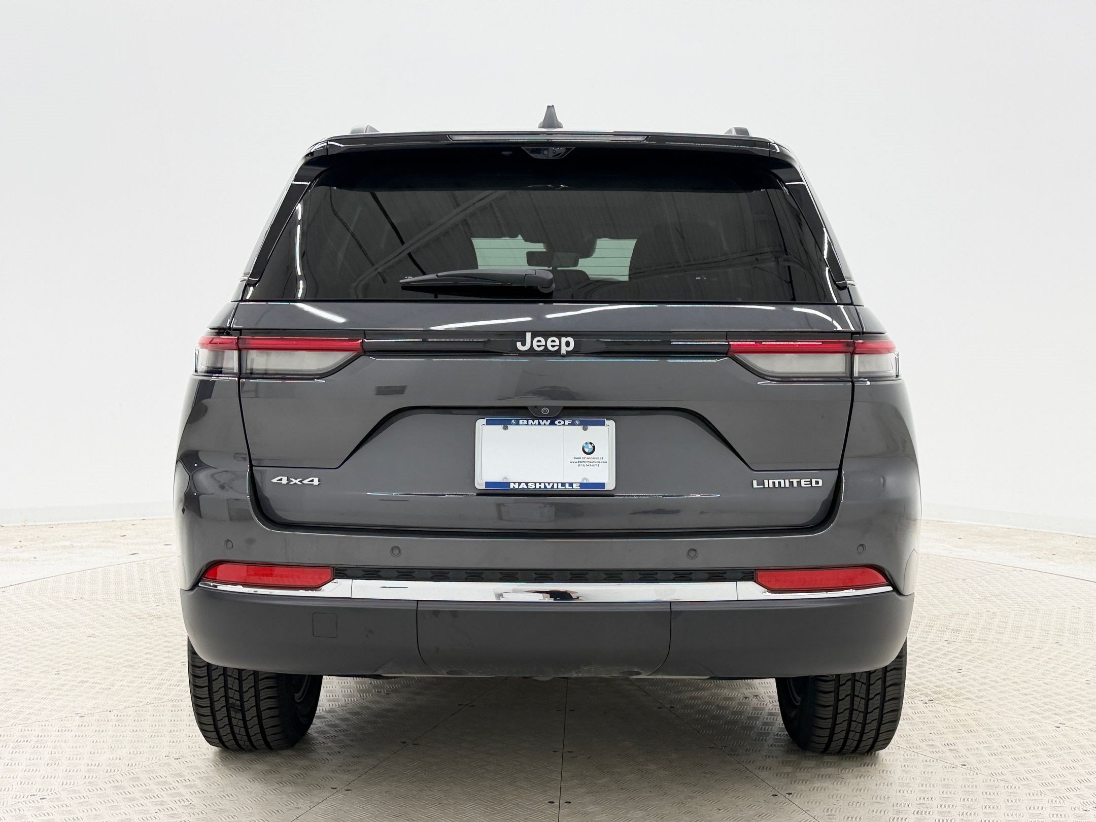 Used 2022 Jeep Grand Cherokee Limited w/ Luxury Tech Group II AWD/4WD image 10