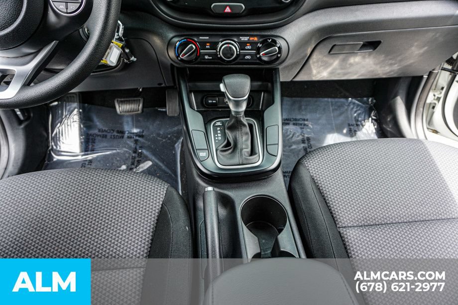 Used 2025 Kia Soul LX w/ LX Technology Package FWD image 39