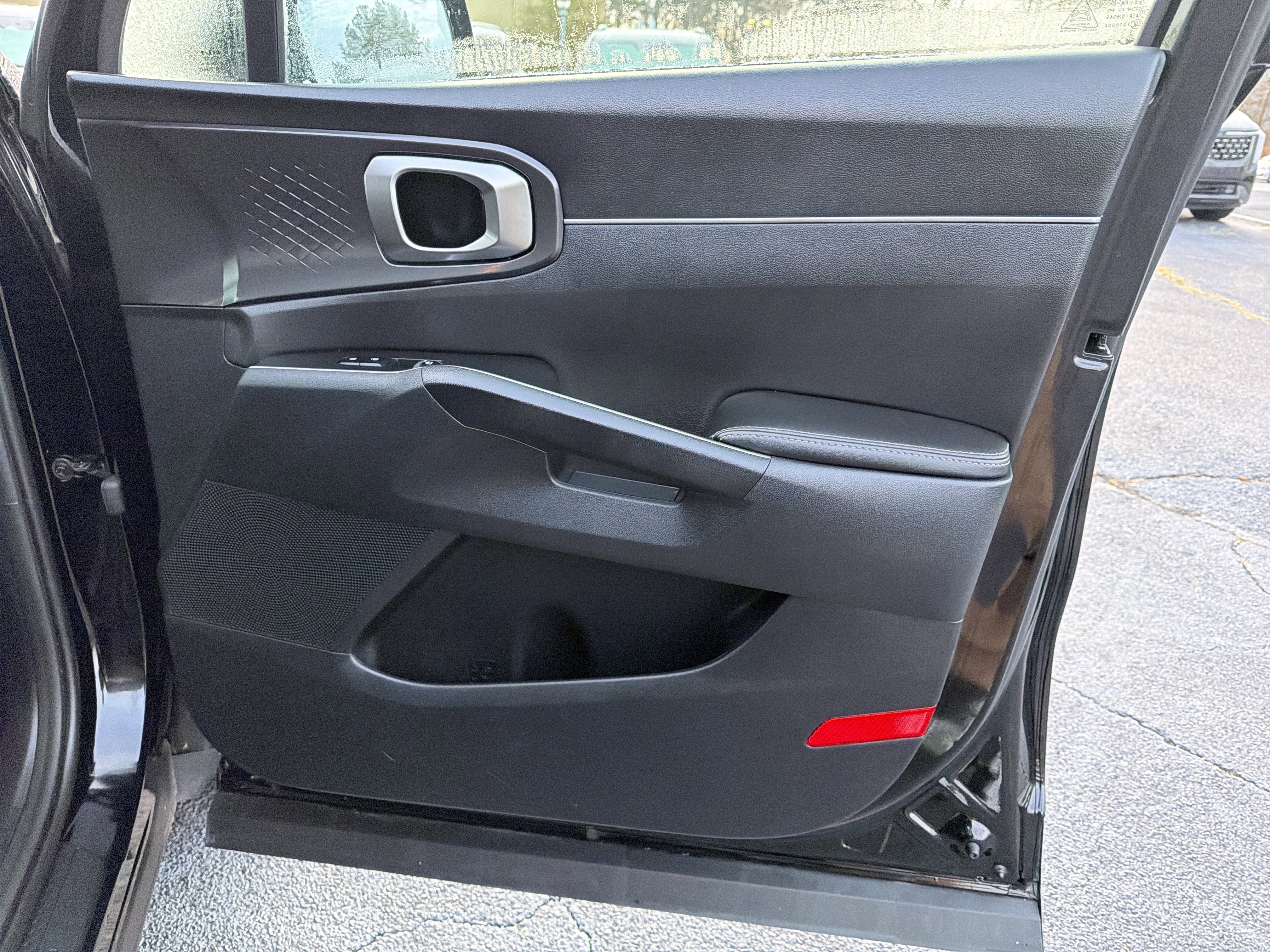 Used 2023 Kia Sorento LX image 14