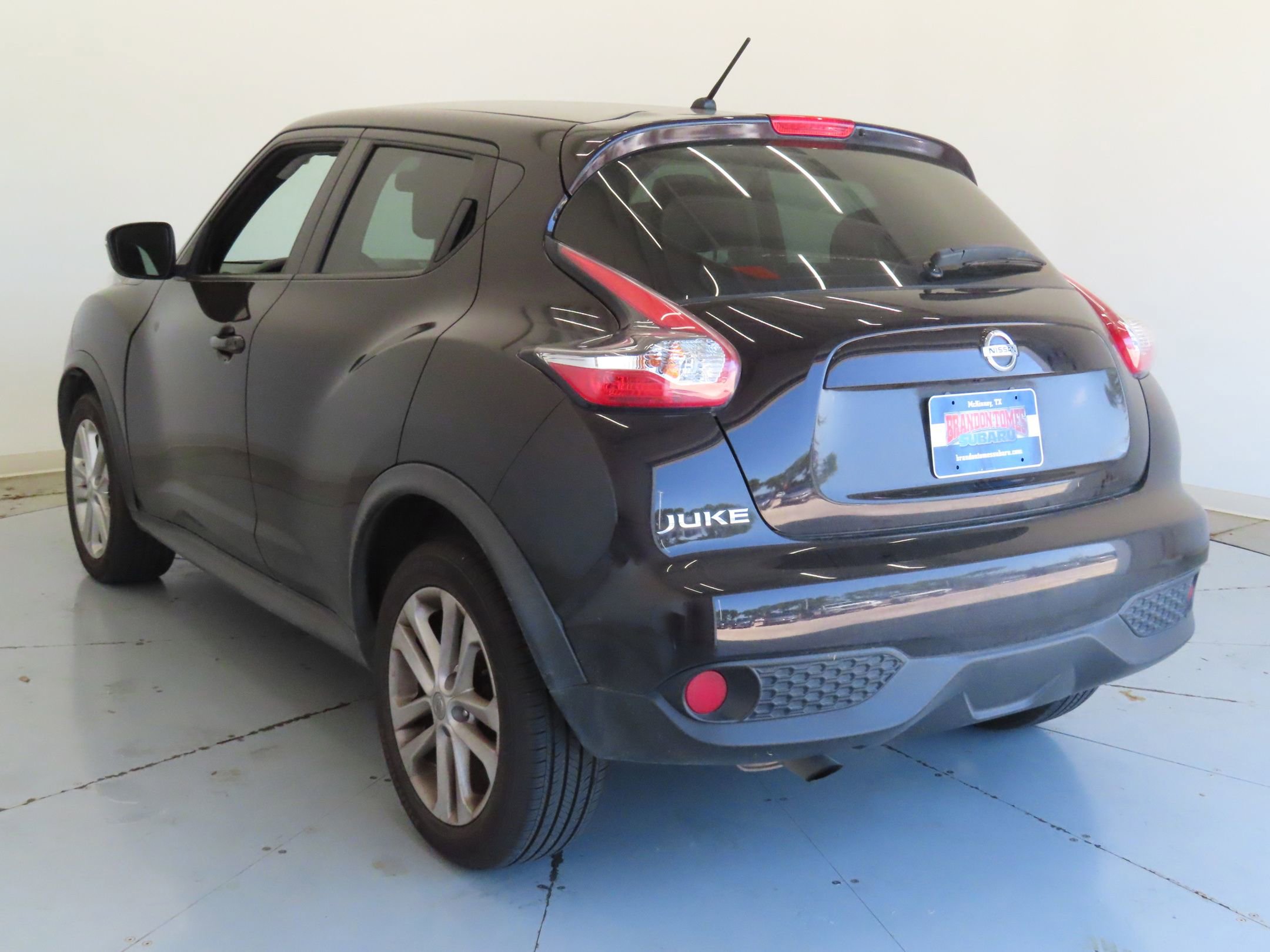 Used 2016 Nissan Juke S FWD image 6