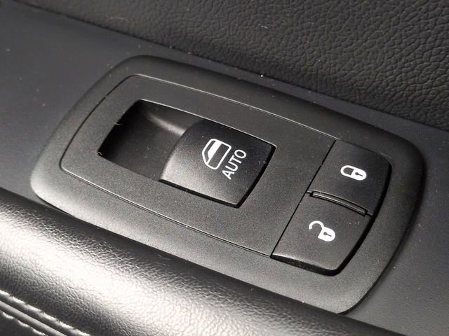Used 2015 Dodge Challenger R/T w/ Quick Order Package 28B R/T RWD image 21