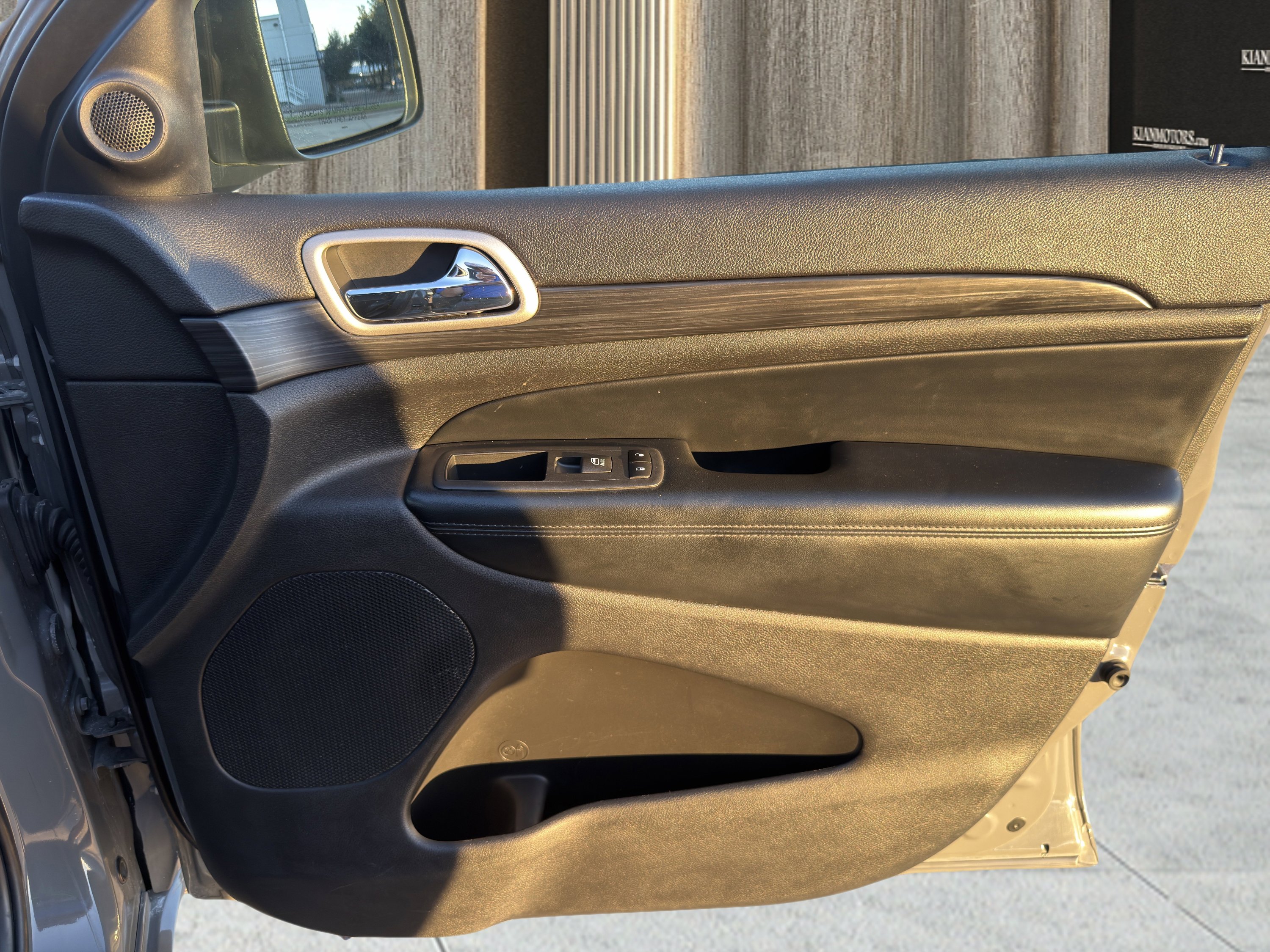 Used 2020 Jeep Grand Cherokee Altitude image 64