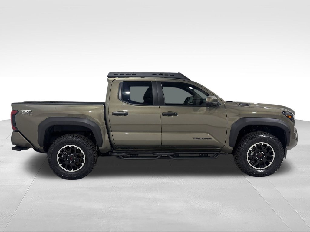 Used 2025 Toyota Tacoma TRD Off-Road AWD/4WD image 22