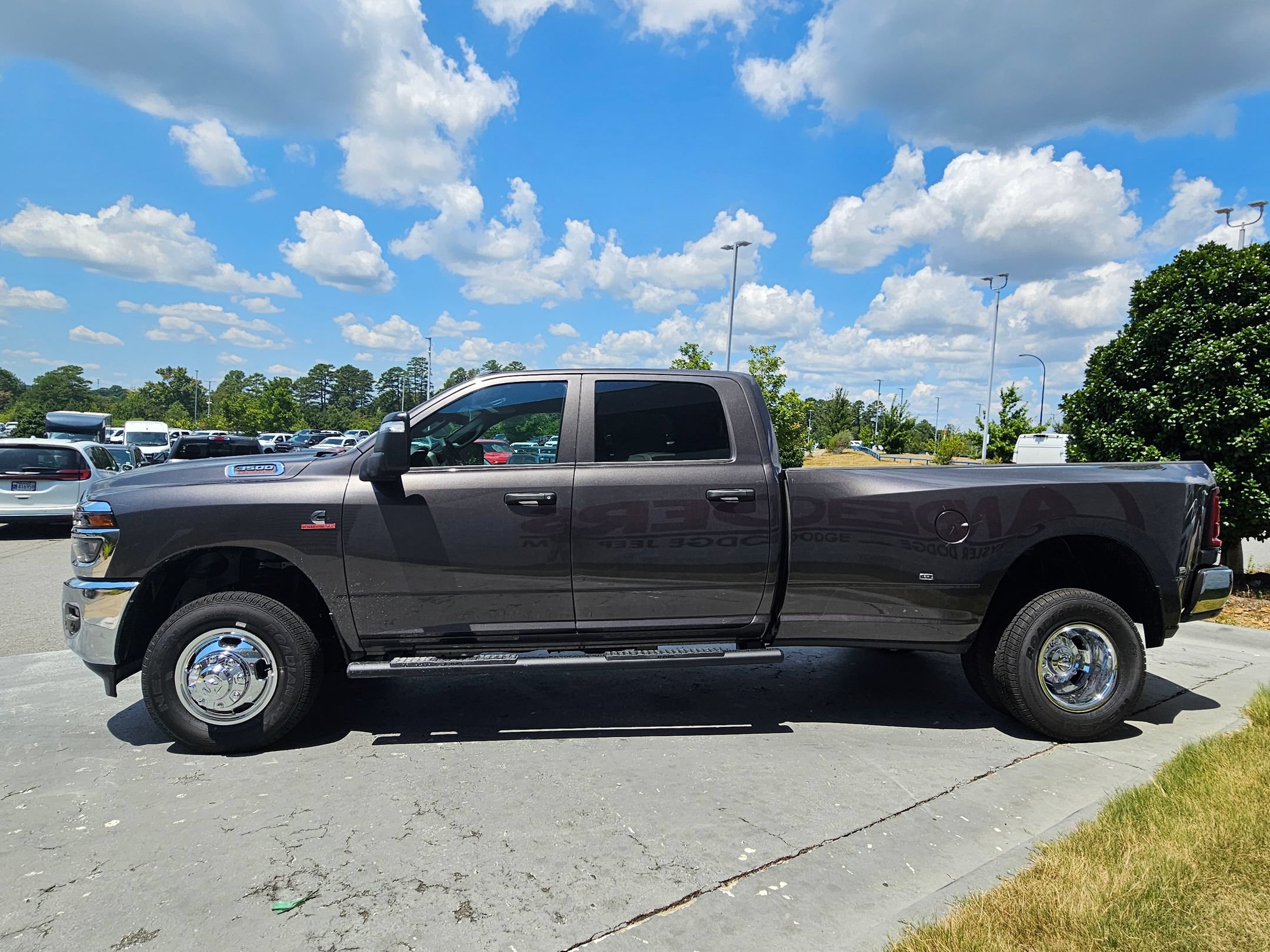 New 2026 RAM 3500 Tradesman AWD/4WD image 4