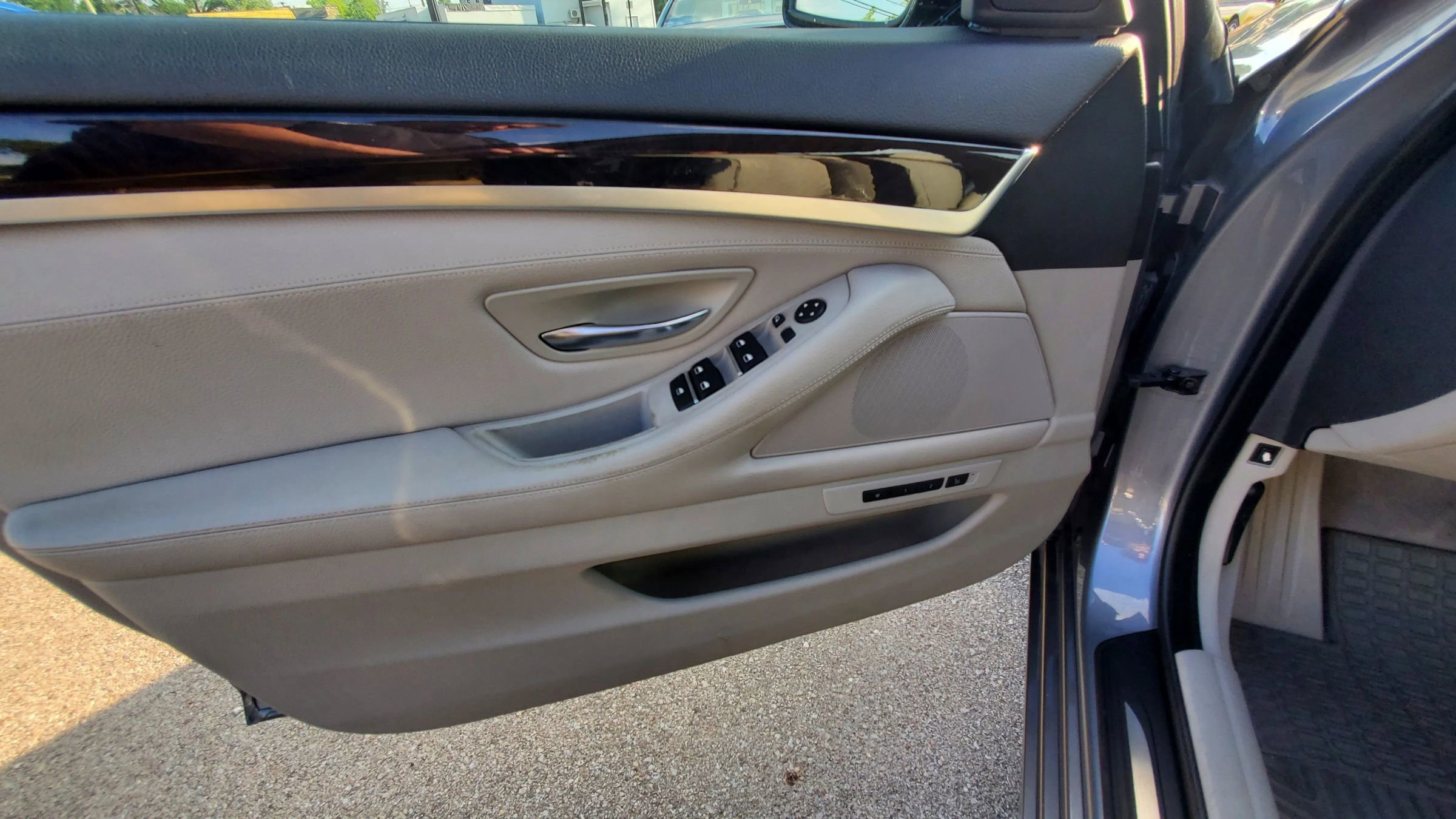 Used 2011 BMW 535i xDrive Sedan image 9