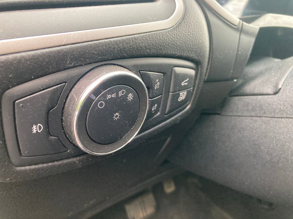 Used 2019 Ford Edge SEL w/ Equipment Group 201A AWD/4WD image 42