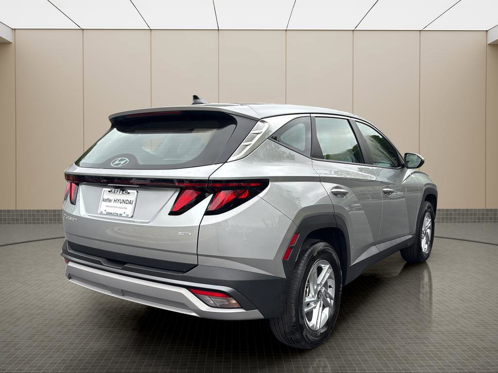 Used 2025 Hyundai Tucson SE AWD/4WD image 5