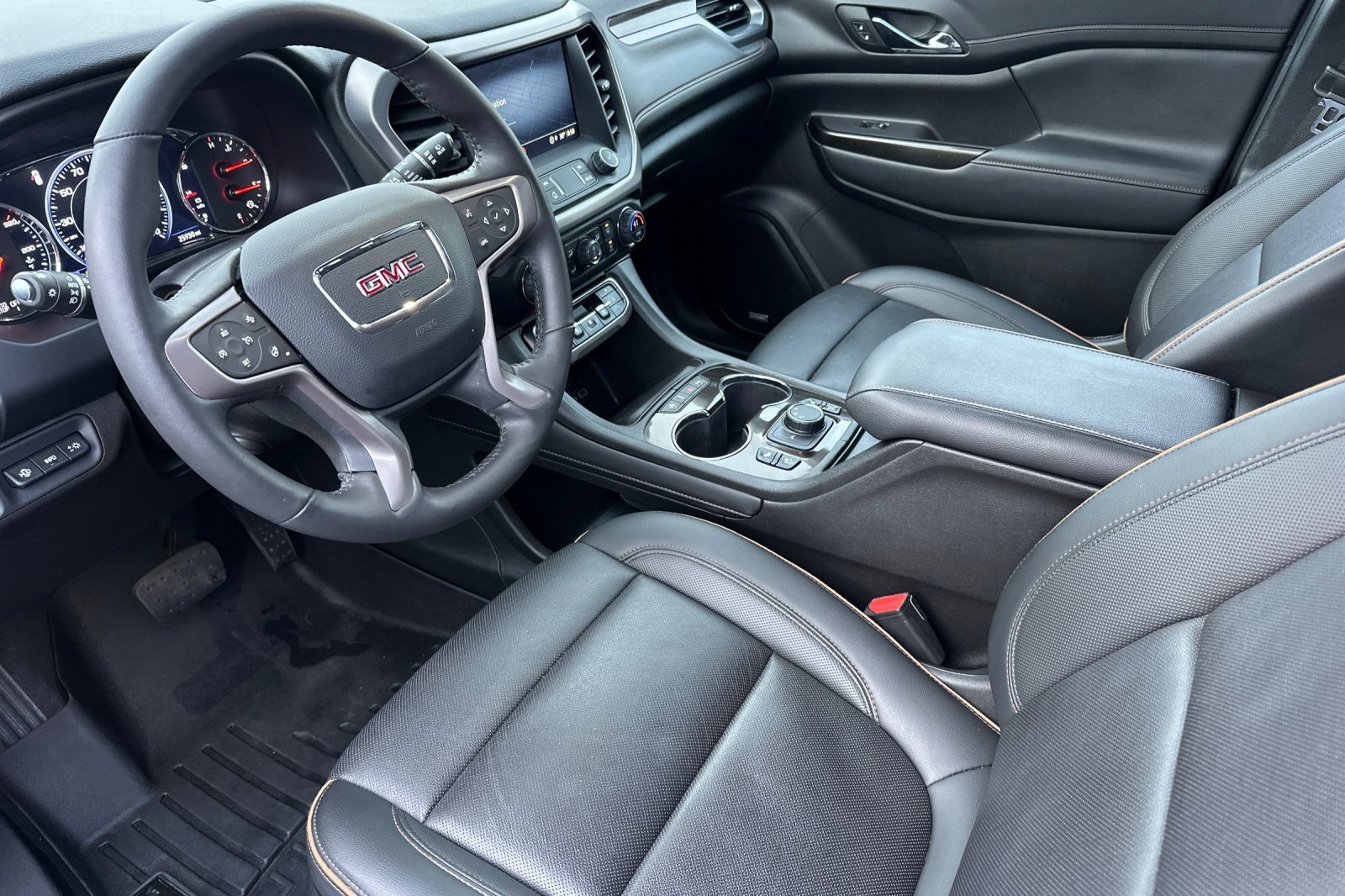 Used 2022 GMC Acadia AT4 w/ Technology Package image 10
