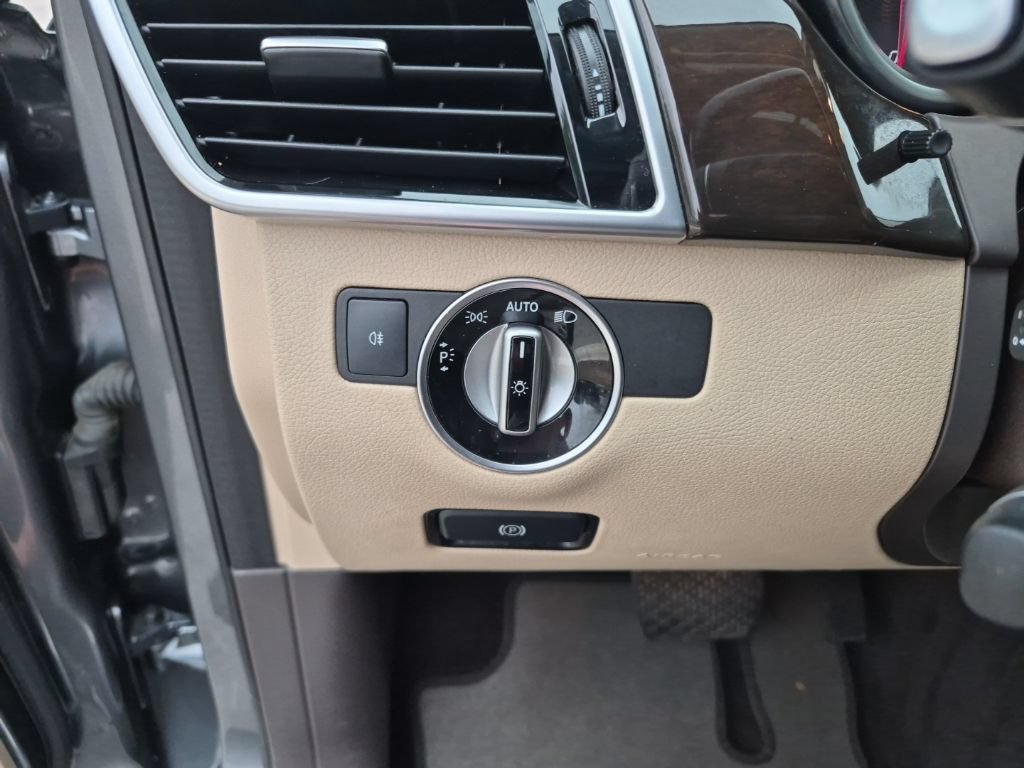 Used 2018 Mercedes-Benz GLE 350 4MATIC image 34