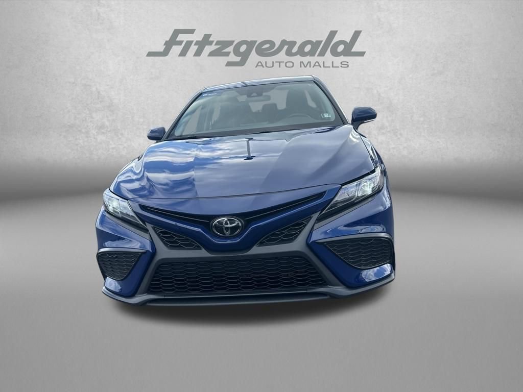 Used 2024 Toyota Camry SE image 2