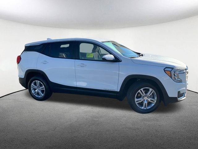 Used 2024 GMC Terrain SLE image 13
