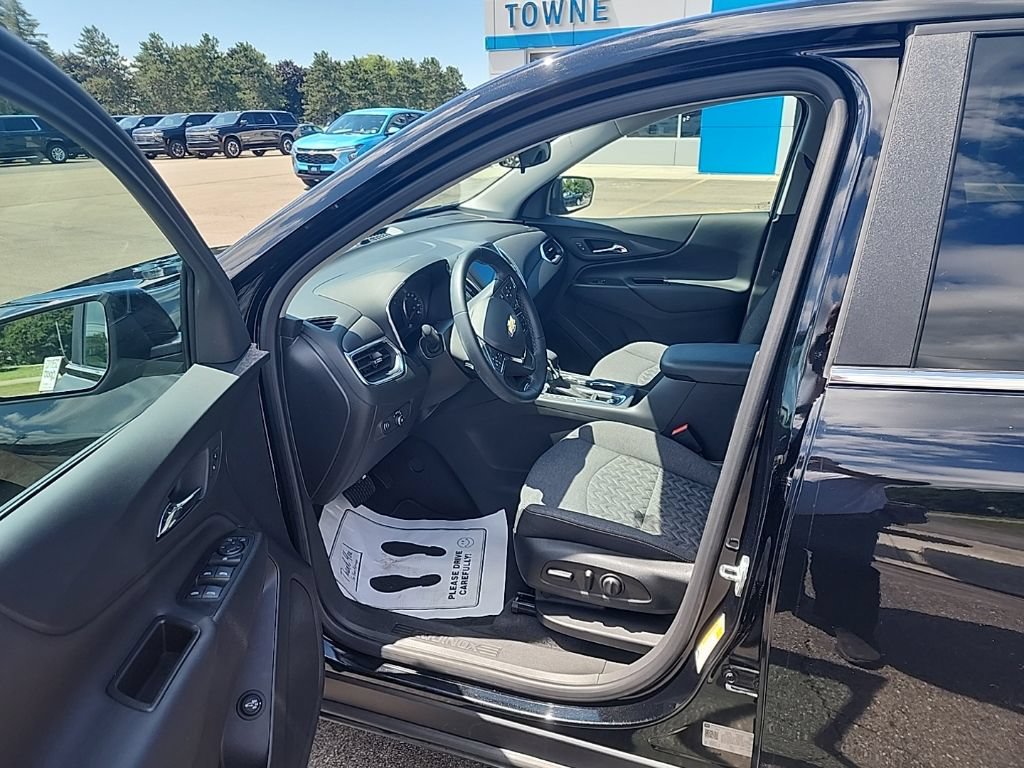Used 2023 Chevrolet Equinox LT AWD/4WD image 12