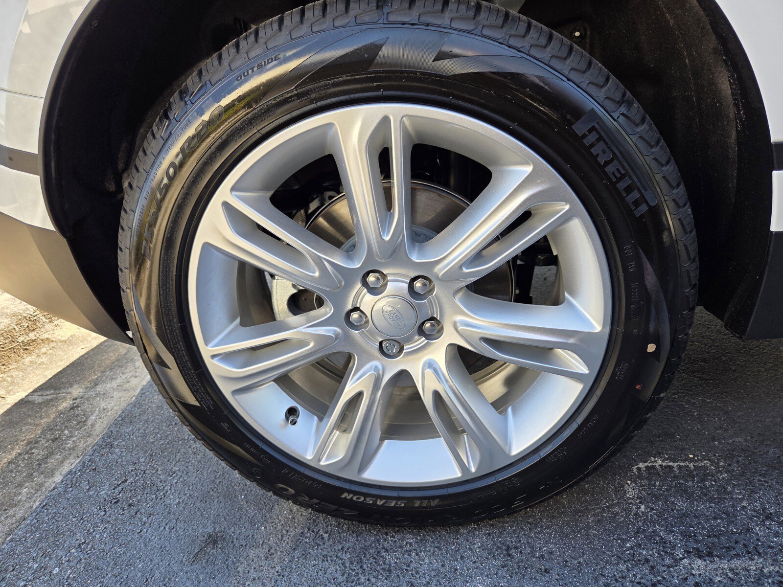 New 2026 Land Rover Range Rover Velar S image 9