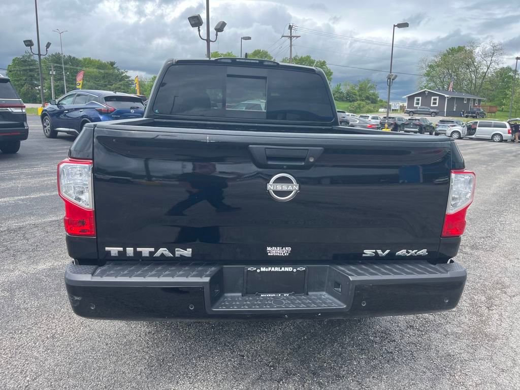 Used 2023 Nissan Titan SV image 4