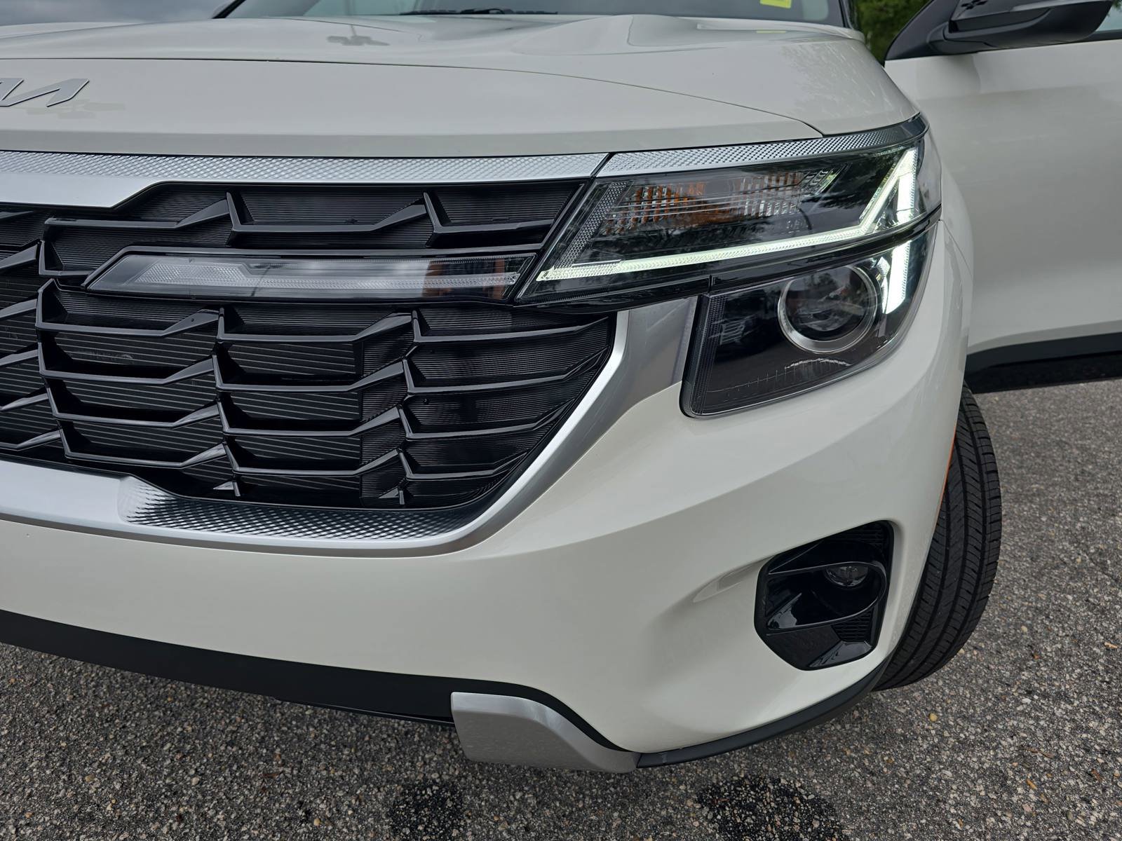 New 2026 Kia Seltos S FWD image 31