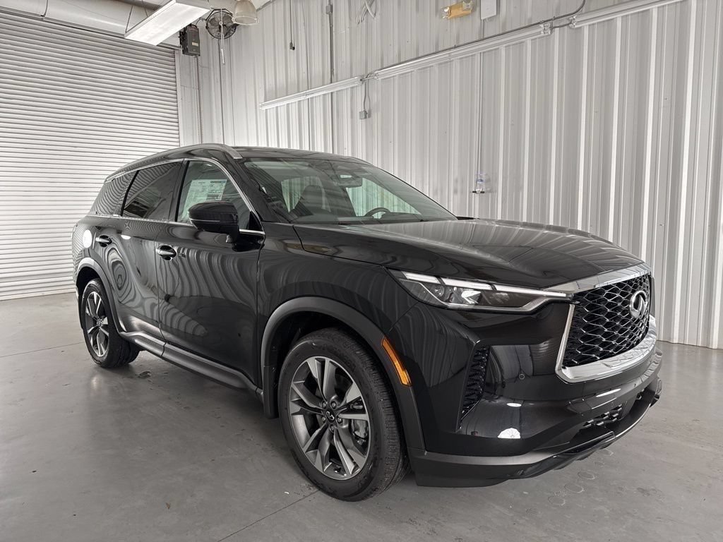 Certified 2026 INFINITI QX60 Luxe w/ Cargo Package FWD image 3